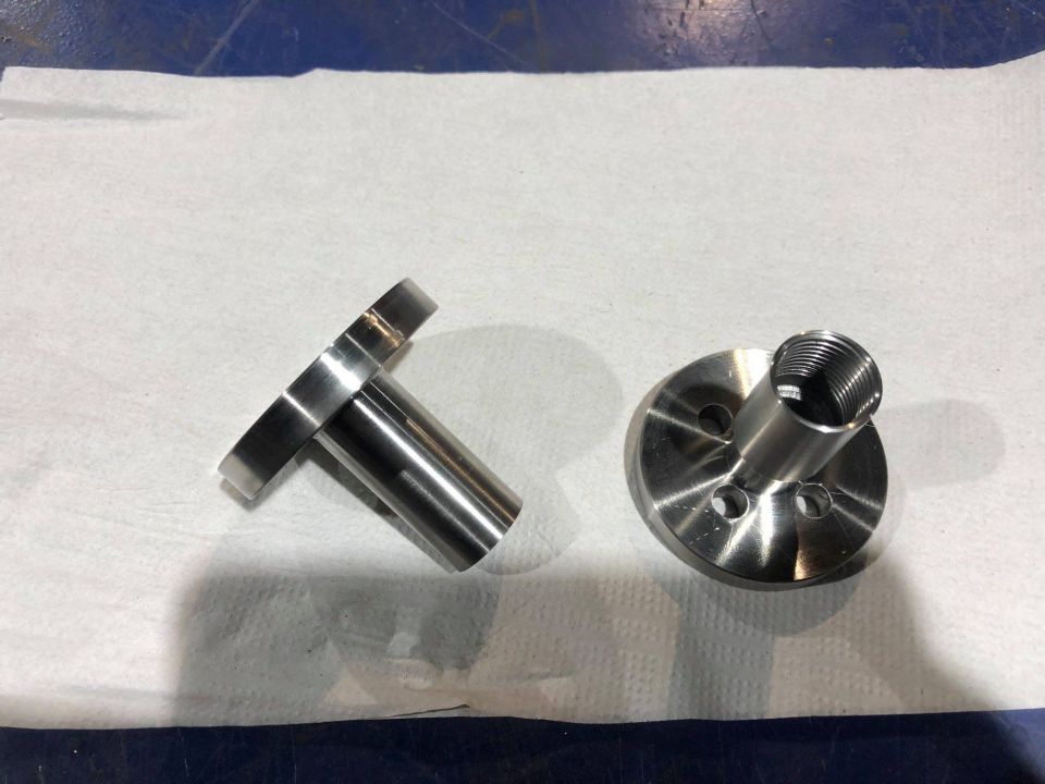 Fabricación de Flanges para Bomba de recirculacion de aceite en calidad AISI 304 con rosca Interior 12 NPT